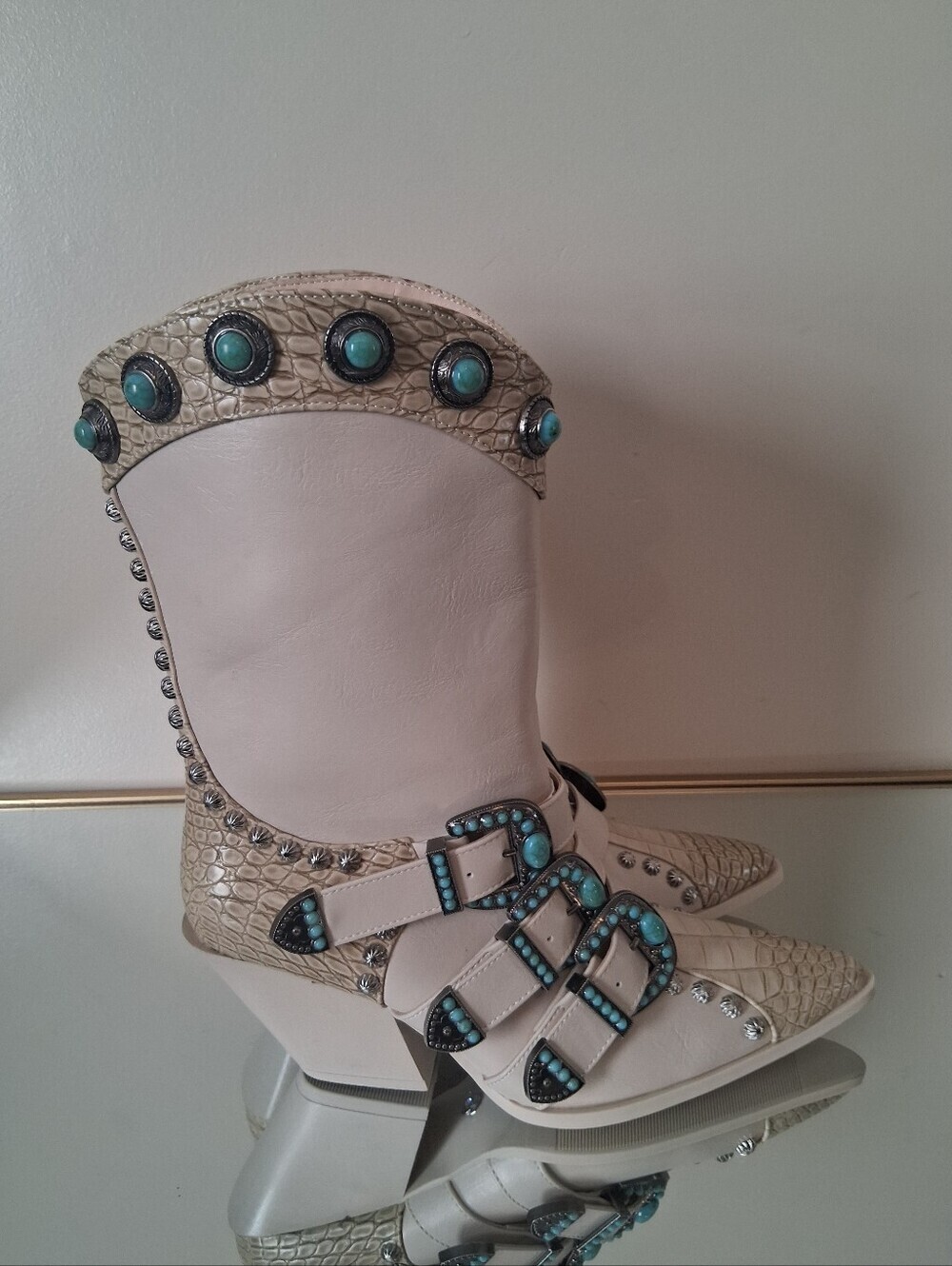 Azalea Wang Balmoral studded western boots with buckles in beige Size 7 - Picture 5 of 13